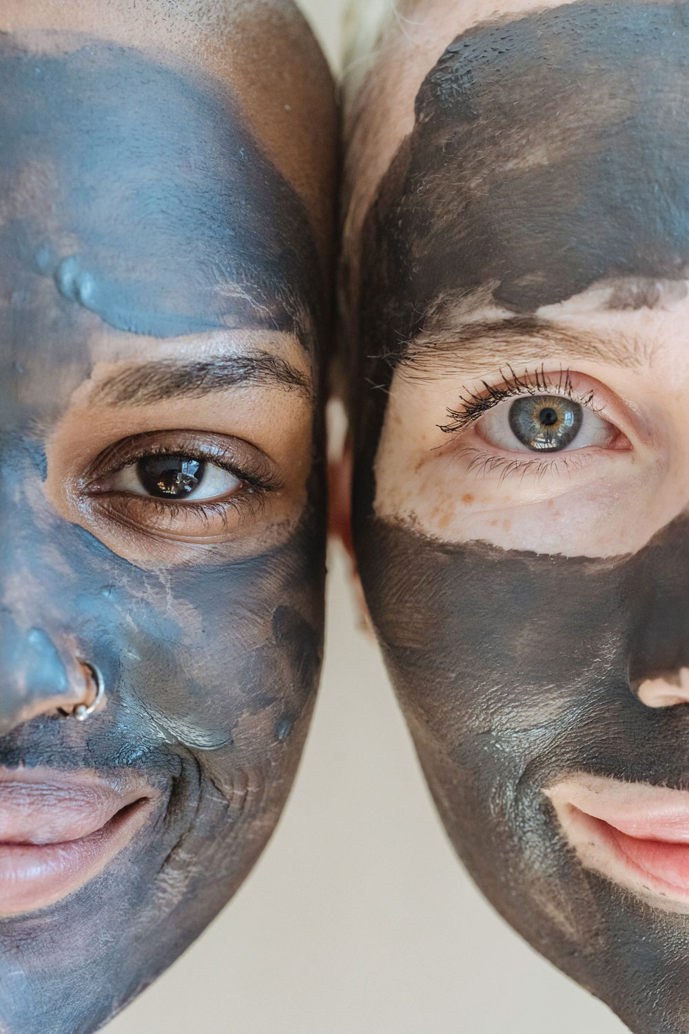 Im grossen Beauty-Guide auf sonrisa zeigt die Bloggerin Katrin, welche Pflegemaske sich für welche Situation und welchen Hauttypen eignet. 