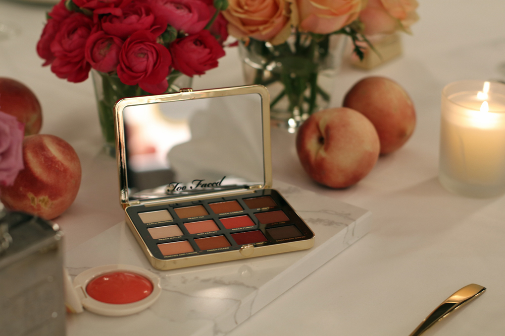 Auf sonrisa.ch zum angucken und gewinnen: die Produkte der neuen Peaches and Cream Kollektion von Too Faced.