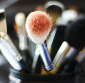 Makeup Artist Fabienne Pauli von MakeItUp gibt Insider-Tipps