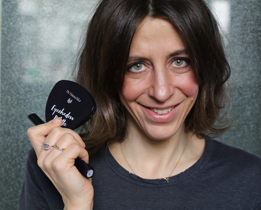 Herausforderung akzeptiert: sonrisa.ch wird schon bald eine ganze Woche lang mit nacktem Gesicht herum laufen. Nur wegen eines blöden Spruches. Aber wie heisst es so schön? Wer a) sagt, muss auch b) sagen... Fortsetzung folgt!