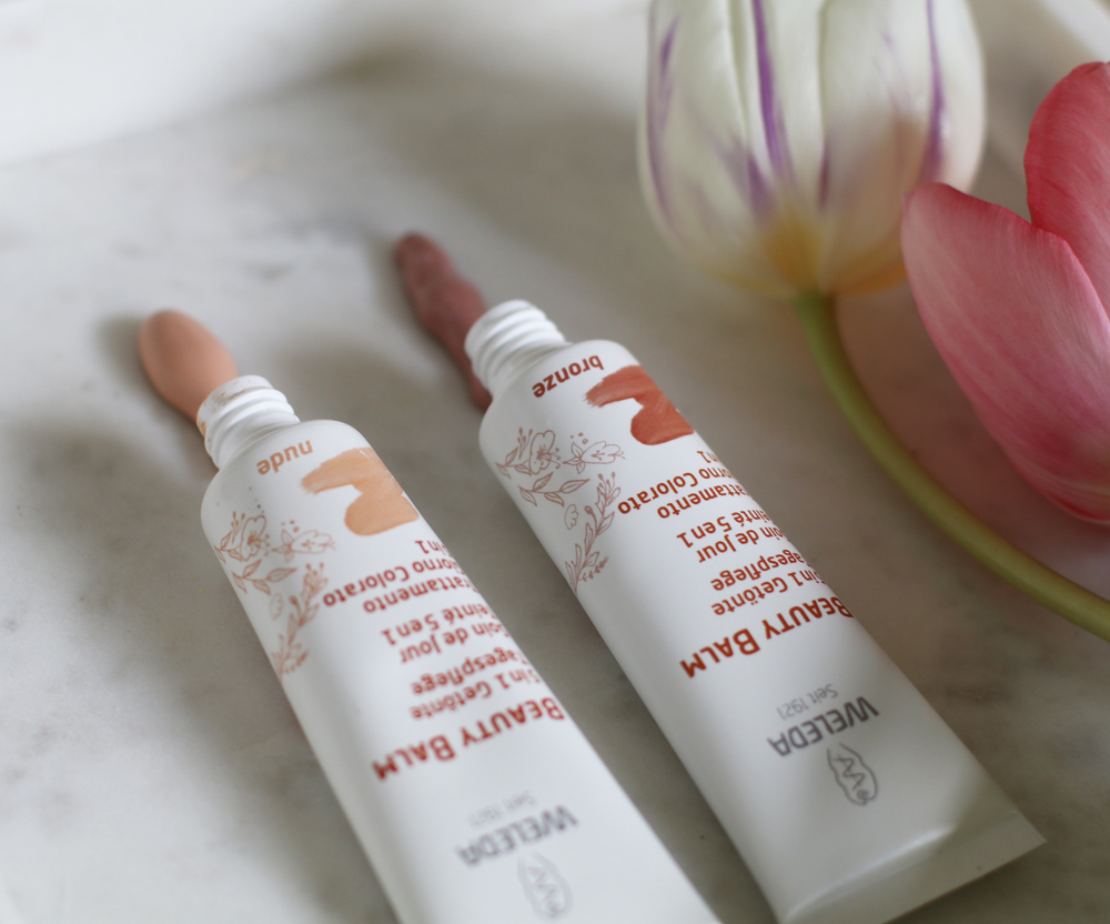 Die neuen Beauty-Balms von Weleda vereinen Pflege und einen Hauch von Farbe in einem Produkt.