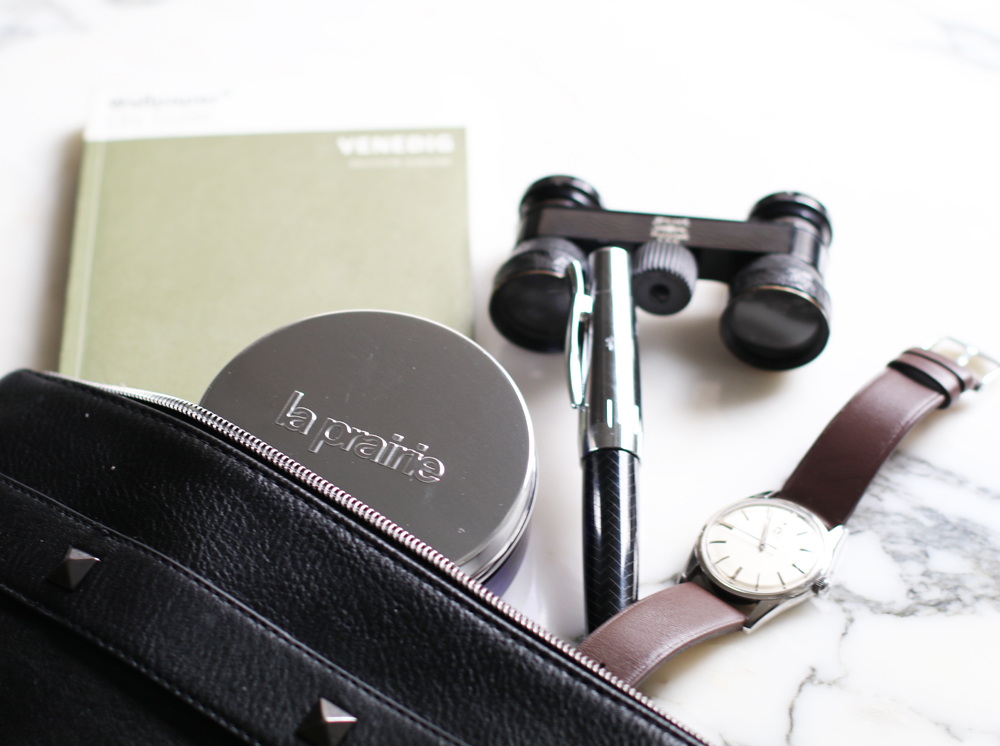 Entdecke und gewinne auf sonrisa.ch die neue La Prairei Skin Caviar Essence-in-Foundation.