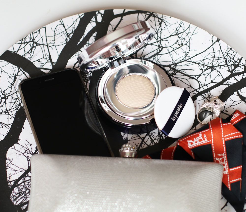 Entdecke und gewinne auf sonrisa.ch die neue La Prairei Skin Caviar Essence-in-Foundation.