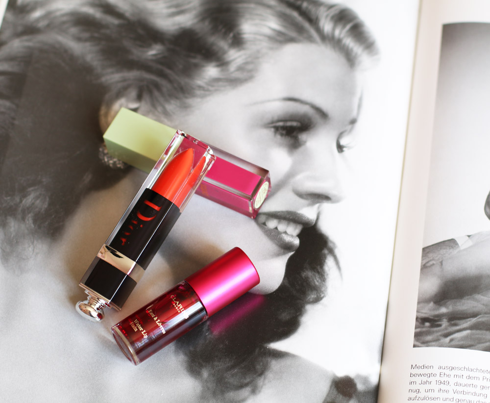 Gastbloggerin testet neue Lippenstifte, die sie Filmdiven aus den 90er Jahren zuordnet. 