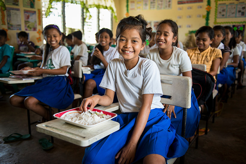 Mit dem Kauf des Clarins Feed Necessaires tut man nicht nur sich selbst, sondern auch anderen etwas Gutes.