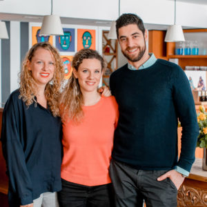 Beauty hoch Drei: Im exklusiven Interview zieht das neue Schminkbar-Team ein erstes Fazit nach der Übernahme vor eineinhalb Jahren.