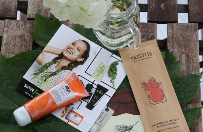 Sephora goes green: In der Pflegekategorie #Superingredients finden sich Brands für moderne Blumenkinder.