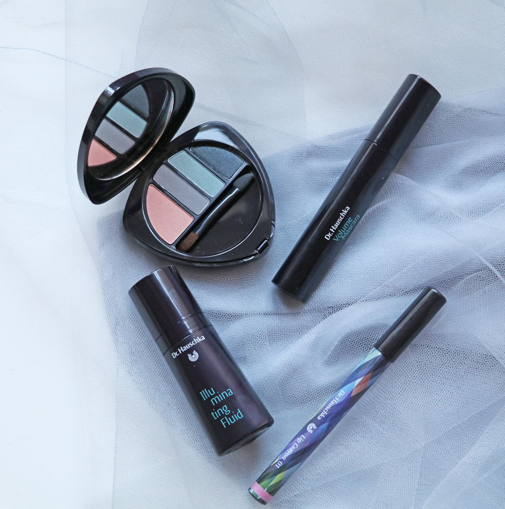 Dr Hauschka Deep Infinity ist inspiriert von der Farbe Türkis, die für Klarheit, Mut und Kraft steht.