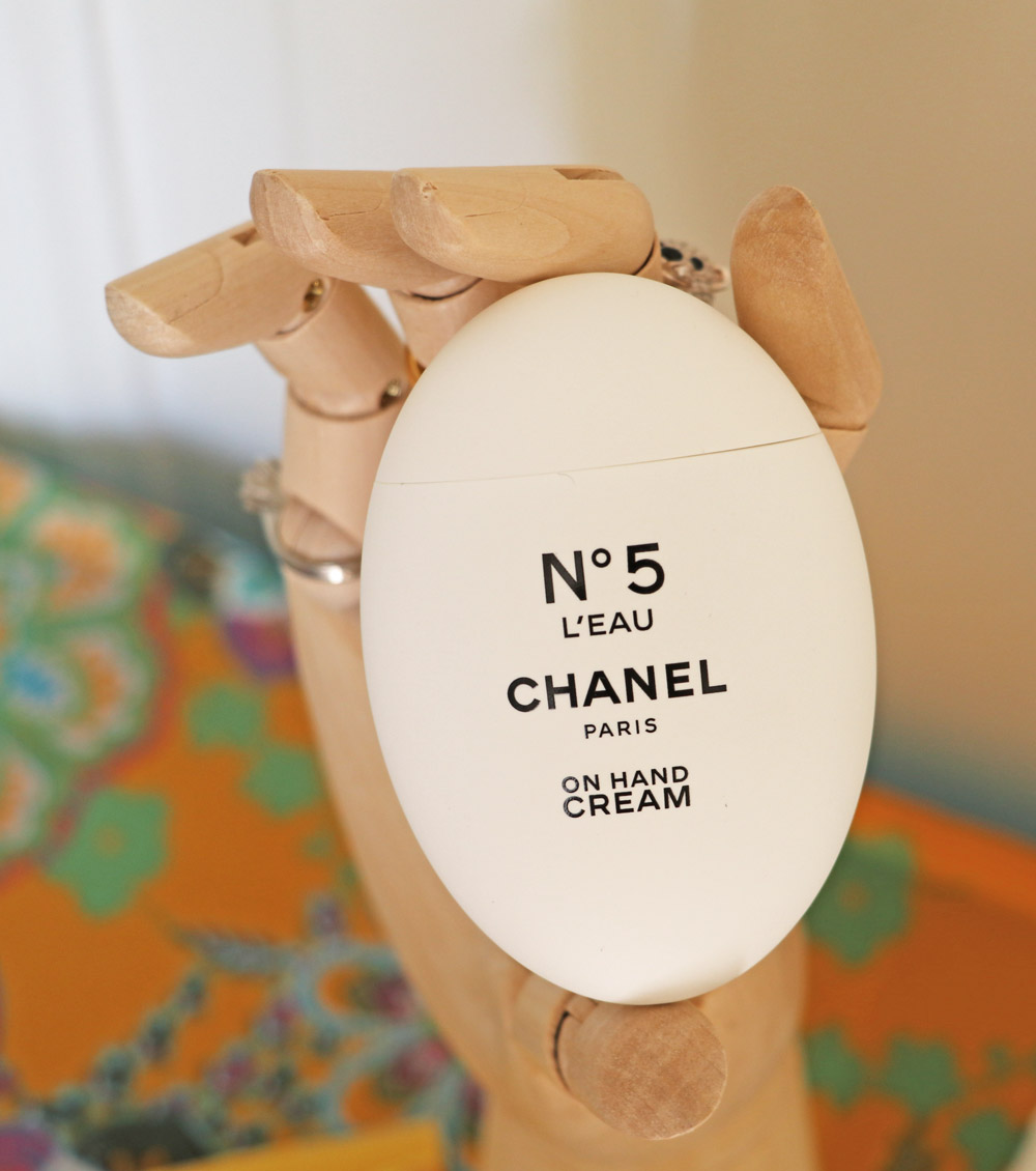 Gastbloggerin Florina testet Handpflege-Neuheiten von Chanel, Caudalie, Clarins, Yon-Ka und Morrocan Oil.
