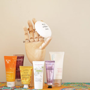 Gastbloggerin Florina testet Handpflege-Neuheiten von Chanel, Caudalie, Clarins, Yon-Ka und Morrocan Oil.