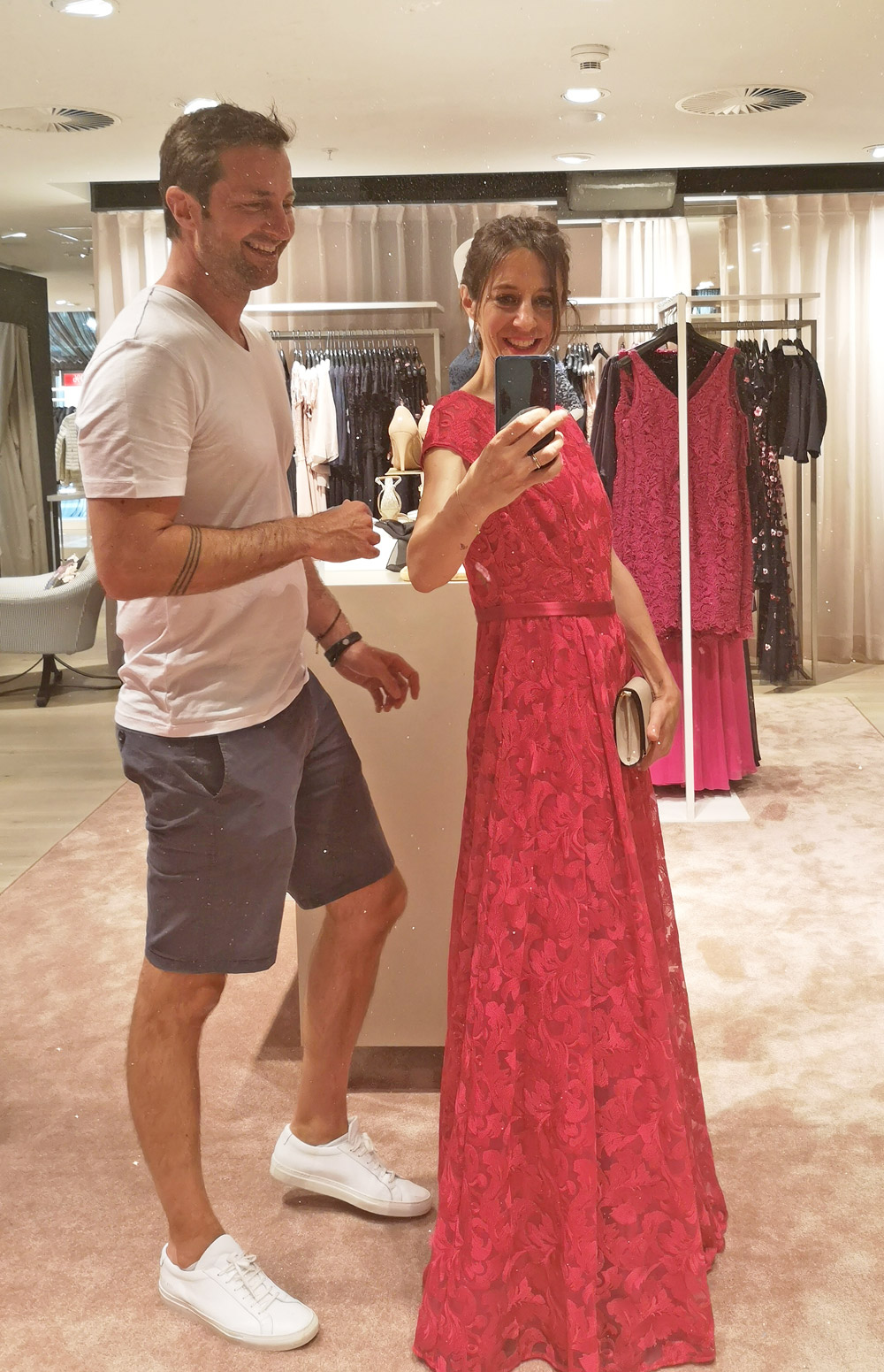 Klick! Klick! Profi-Fotograf David Biedert verrät in der neuen Serie "sonrisa x Huawei: a beginner's guide for the perfect foto", wie man auch als Laie schöne Fotos macht. Ohne Spiegelreflex-Kamera, sondern mit einem Smartphone. Dem neuen Huawei P20 Pro, um genau zu sein, mit dem gemäss Hersteller jedes Bild gelingt.