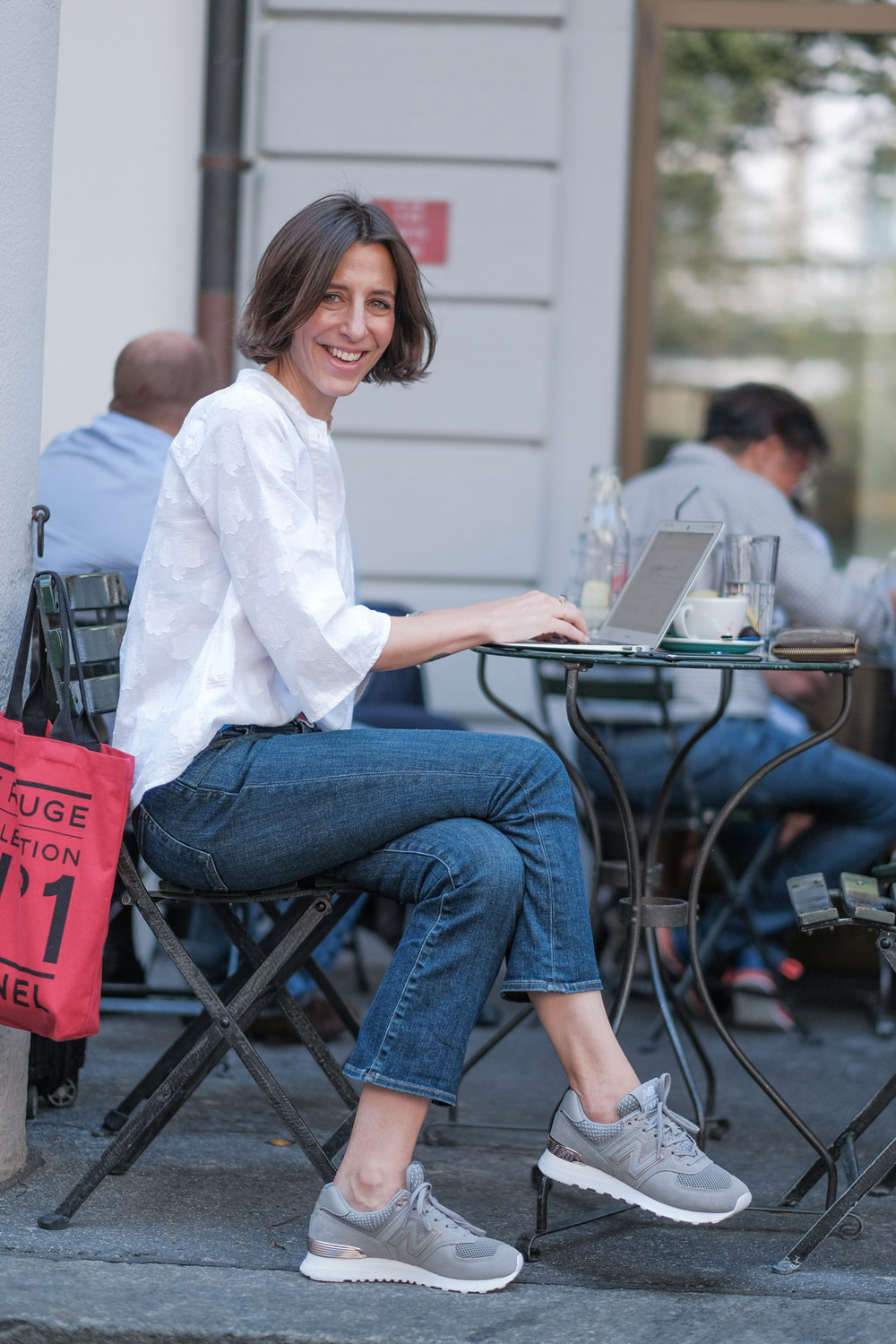 Selbstliebe auf flachen Schuhen mit Ochsner Shoes.