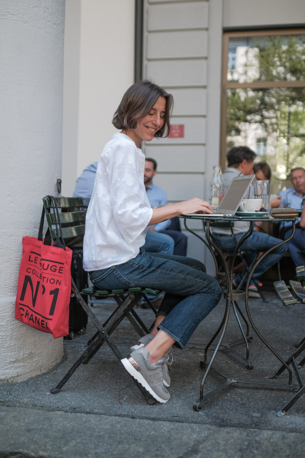 Selbstliebe auf flachen Schuhen mit Ochsner Shoes.