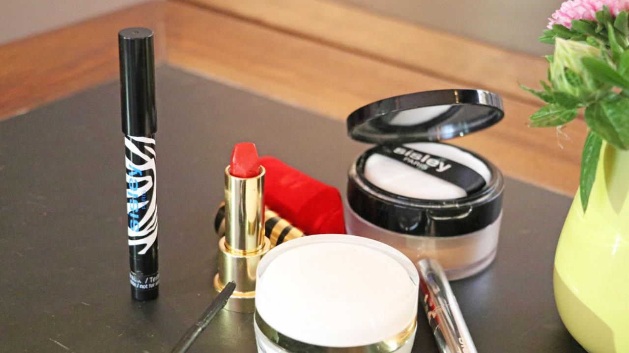 Sisley Makeup Artist David Hahmeyer verrät seine besten Schminktipps - unter anderem für das schnellste Augen-Makeup und wie sich ein Lippenstift unterschiedlich einsetzen lässt.
