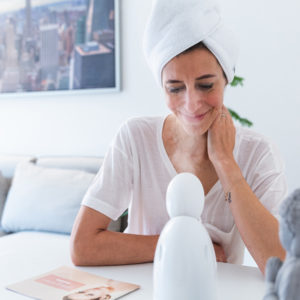 K-Beauty? Das war mal! Echte Kenner schwören auf J-Beauty. Also Beauty aus Japan, wo auch der Panasonic Ionen Steamer herkommt, den Du auf sonrisa gewinnen kannst. Good luck!
