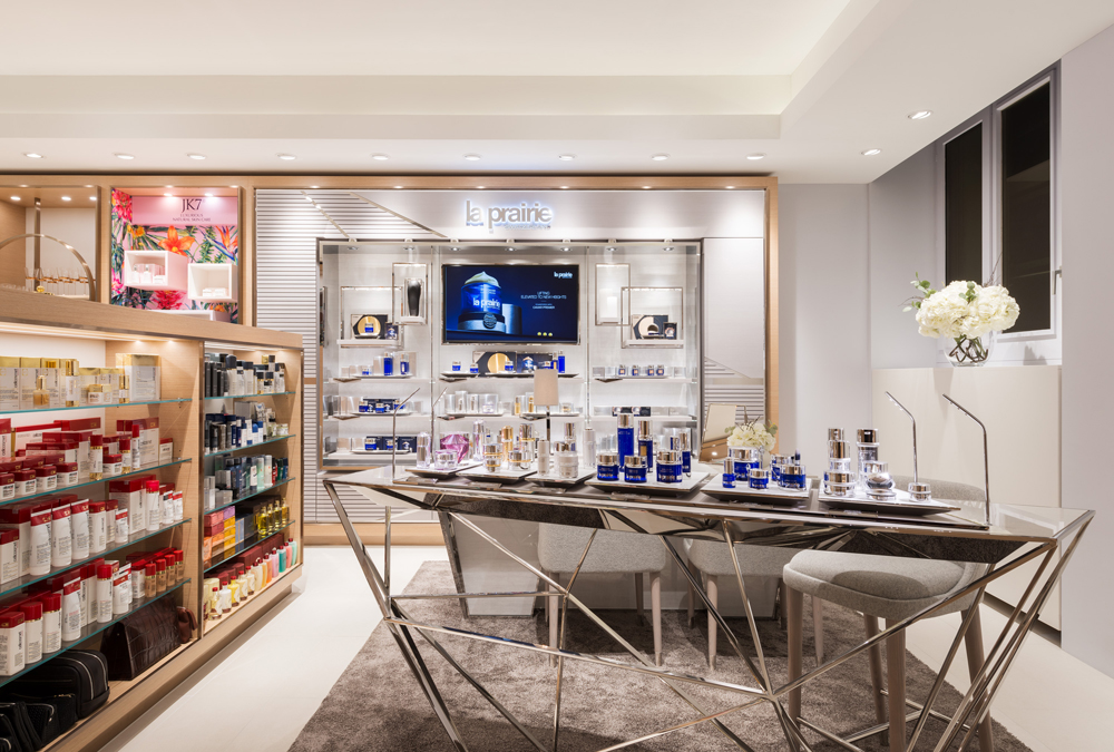 Noch mehr Platz für Nischendüfte und Luxusbeauty: Die Parfümerie Osswald am Paradeplatz ist der happy Place für alle Beauty-Geeks!