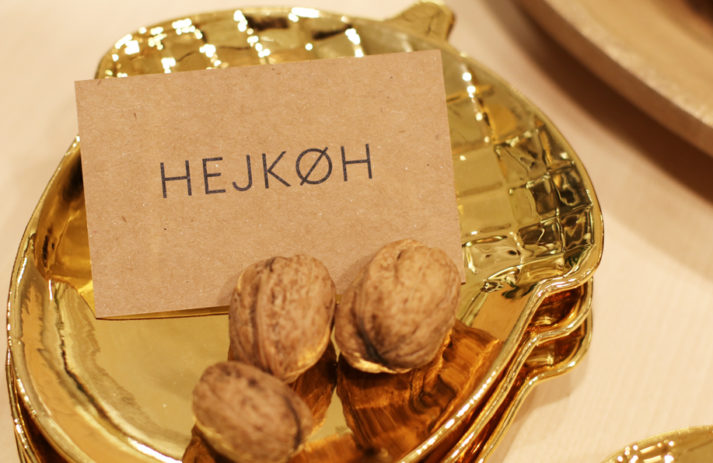 HEJKØH nennt sich das neue Lifestyle-Mekka in Basel, welches die beiden Begründerinnen Daniela Witzig und Claudine Kuhn-Köhler mit «ein bisschen Concept Store, ein bisschen Café, ein bisschen Boutique, ein bisschen Wohnzimmer und ein bisschen Atelier» umschreiben.