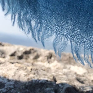 Über das Schweizer Startup manoli cashmere gibt es fair produzierte Kaschmir-Schals zu einem guten Preis.