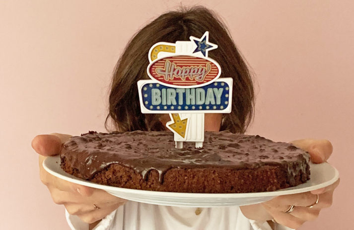 Hipp, hipp, hurra: sonrisa feiert das zweijährige Jubiläum - und verlost zur Feier des Tages ein exklusives Beauty-Fashion-Set von Lamarel und Dr. Hauschka.