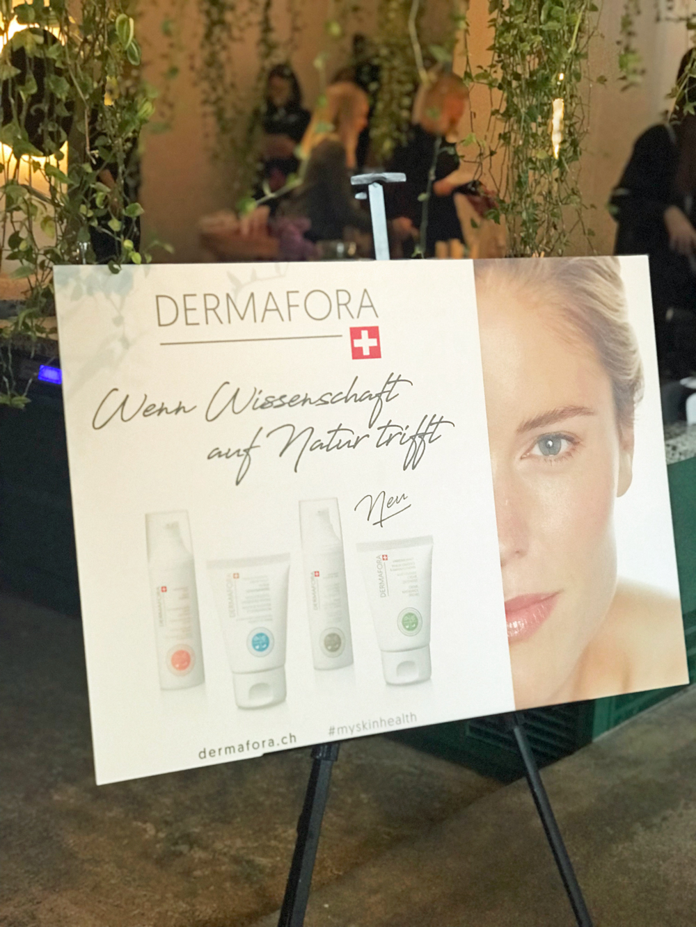 Alles, was Du über den neuen Apothekerbrand Dermafora aus der Schweiz wissen musst, gibt es auf sonrisa zum Nachlesen.