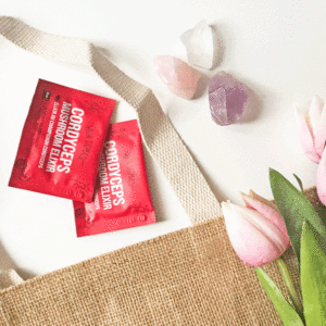 Wow! Von Four Sigmatic gibt es zwei Gesichtspflegeprodukte, die man essen oder auftragen kann.