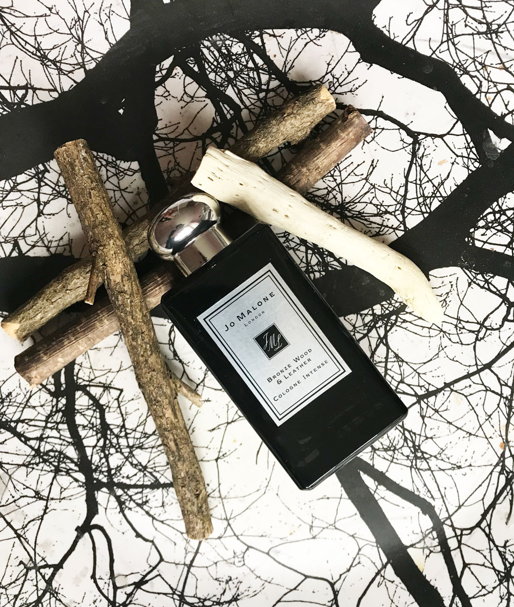 Meister-Parfümeurin Marie Salamagne spricht im Interview auf sonrisa darüber, wie ein winziges Molekül zur Kreation des neuen Cologne Intense Bronze Wood & Leather von Jo Malone führte.