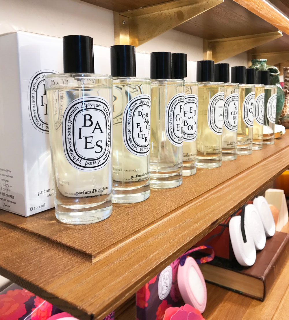 Bienvenue: Diptyque eröffnet in Basel die erste Boutique und auf sonrisa gibt es zur Feier des Tages alle Fun Facts zum gehypten Duftlabel. 