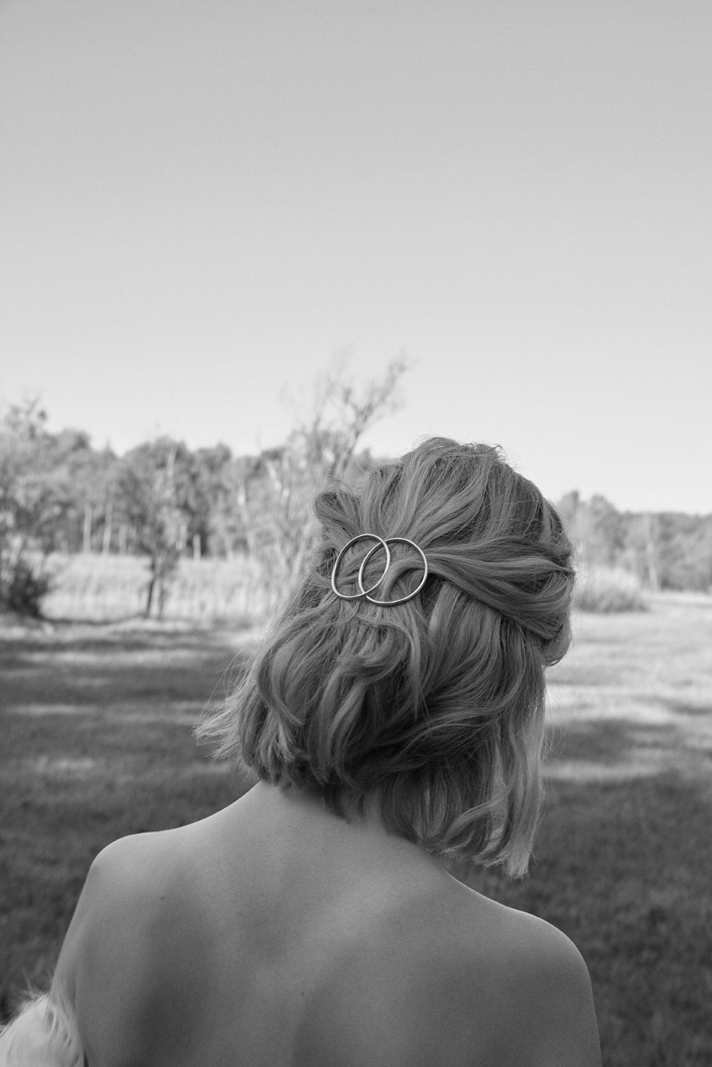 Die Haarspangen von Studio Mason sind ein stylischer Helfer bei Frisen-Krisen. 