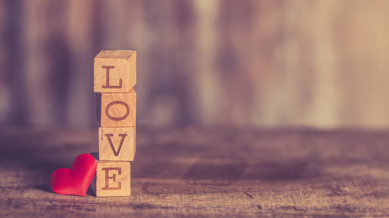 Be my valentine: auf sonrisa findest Du sechs Geschenktipps, welche den Valentinstag im wahrsten Sinne des Wortes besonders schön machen.