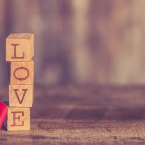Be my valentine: auf sonrisa findest Du sechs Geschenktipps, welche den Valentinstag im wahrsten Sinne des Wortes besonders schön machen.