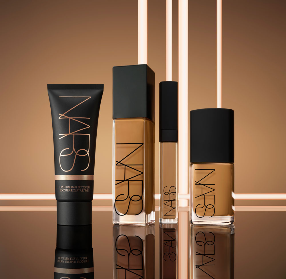 Endlich! Topmodel Naomi Campbell hat mit 48 Jahren ihren ersten Vertrag als Beauty-Gesicht für Nars Cosmertics.