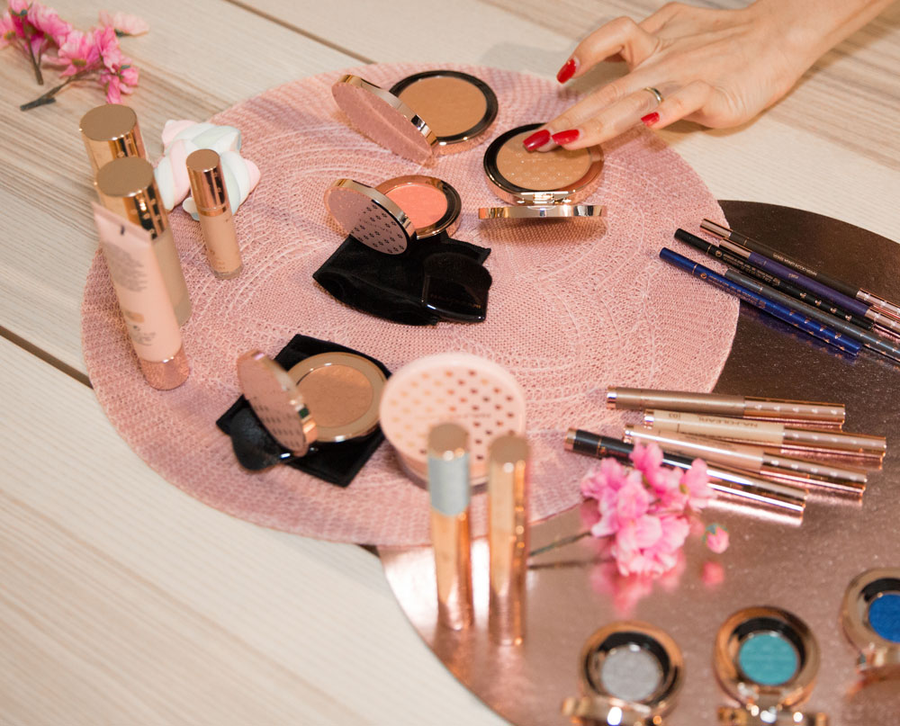 Mit der Lancierung einer komplett überarbeiteten Makeup-Kollektion feiert Naj Oleari ein fulminantes Comeback.