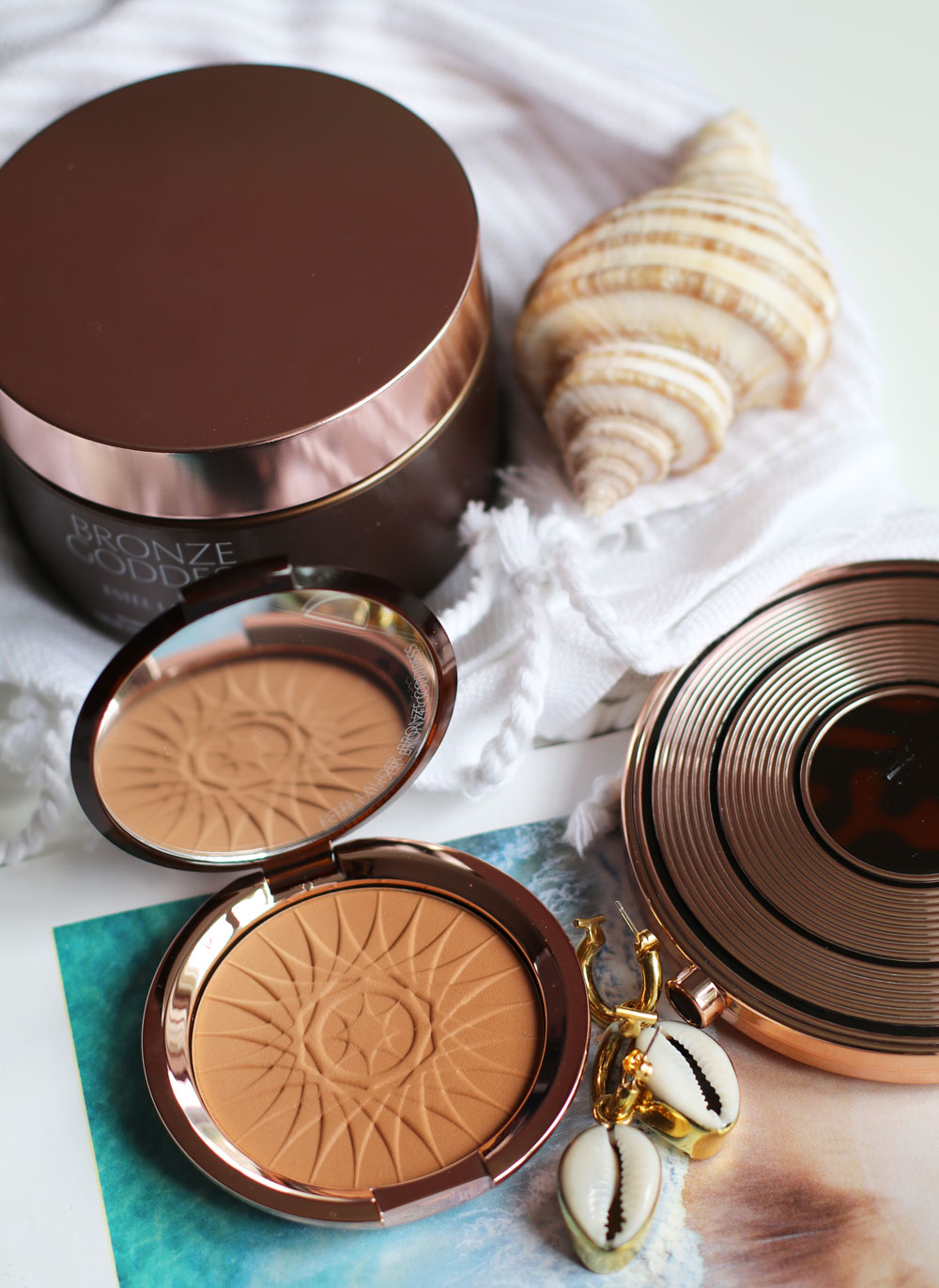 sonrisa zeigt Dir die Favoriten aus der Bronze Goddess Kollektion 2019 und sorgt damit für Sommergefühle. 