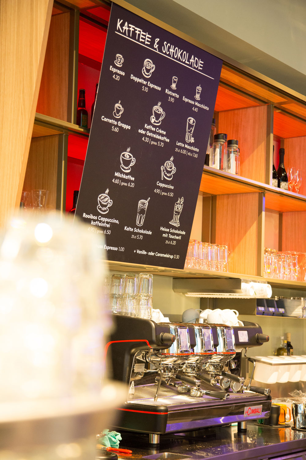 tibits eröffnete in Basel das zweite Restaurant und sonrisa hat für Dich alle Fakten zum neuen Vegi-Paradies beim Bahnhof.
