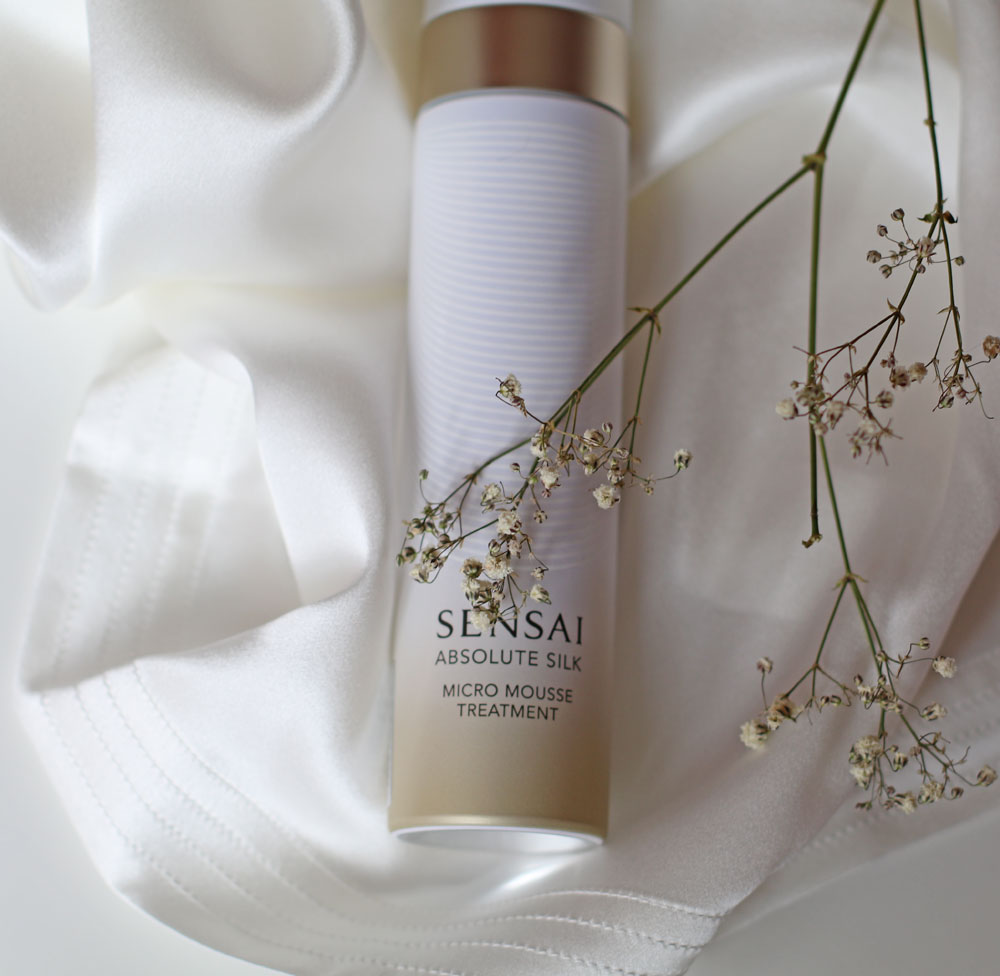 Seidengeschichten mit Sensai: sonrisa nimmt die Lancierung des neuen Absolute Silk Micro Mousse Treatments zum Anlass, um die Geschichte der Seide als Beauty-Wirkstoff zu erklären. 