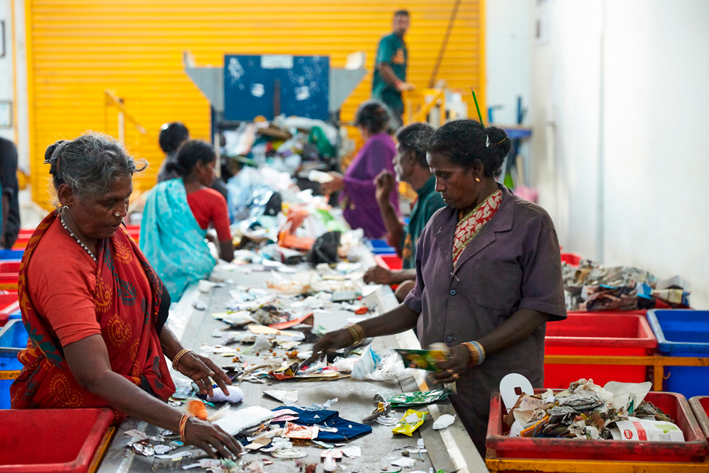 Mit dem neuen Community Trade Plastik-Projekt geht The Body Shop die Plastikkrise auf verschiedenen Ebenen an. 