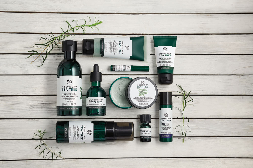 Teebaumöl ist ein beliebter Wirkstoff in der Kosmetik. Aus gutem Grund, wie sonrisa weiss, wo Du alle Fakten zu diesem pflanzlichen Schönmacher findest.