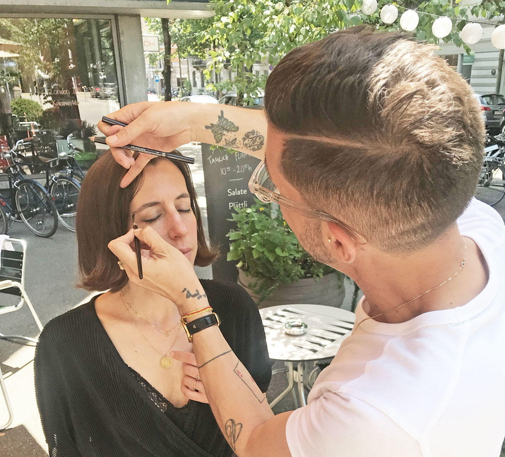 Makeup-Artist Karim Sattar von Dr. Hauschka verrät exklusiv auf sonrisa seine Antworten auf all jene Schmink-Fragen, die ihm besonders häufig gestellt werden. 