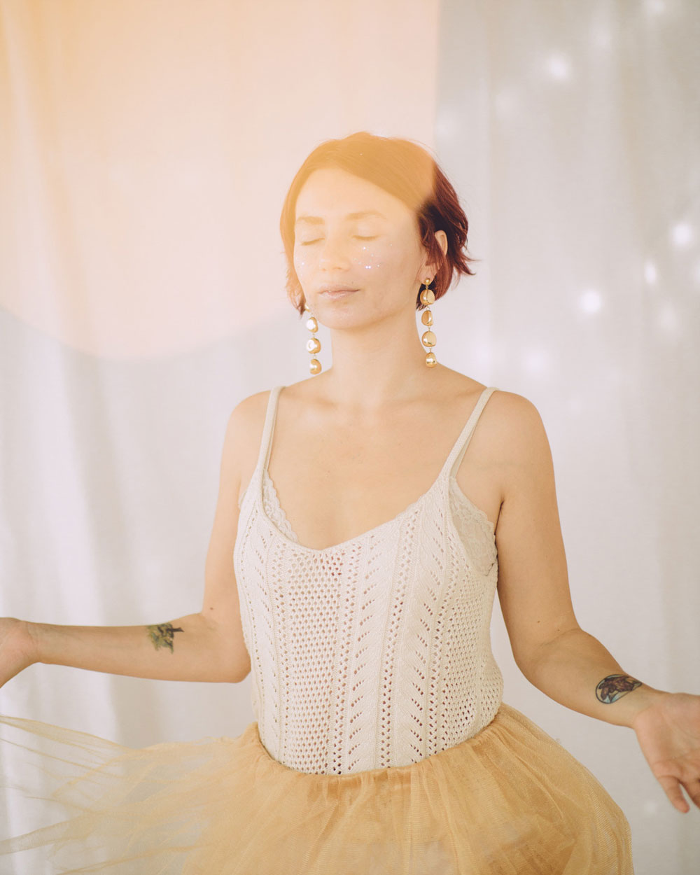 Kristalle und Edelsteine sind voll angesagt. Zu recht, sagt Wellness-Expertin Deborah aka Mama Universe, die in einer Mini-Serie erklärt, wie Du den optimalen Schmuckstein für Dich und Dein Leben finden (Teil 1) und besonders gut nutzen (Teil 2) kannst.