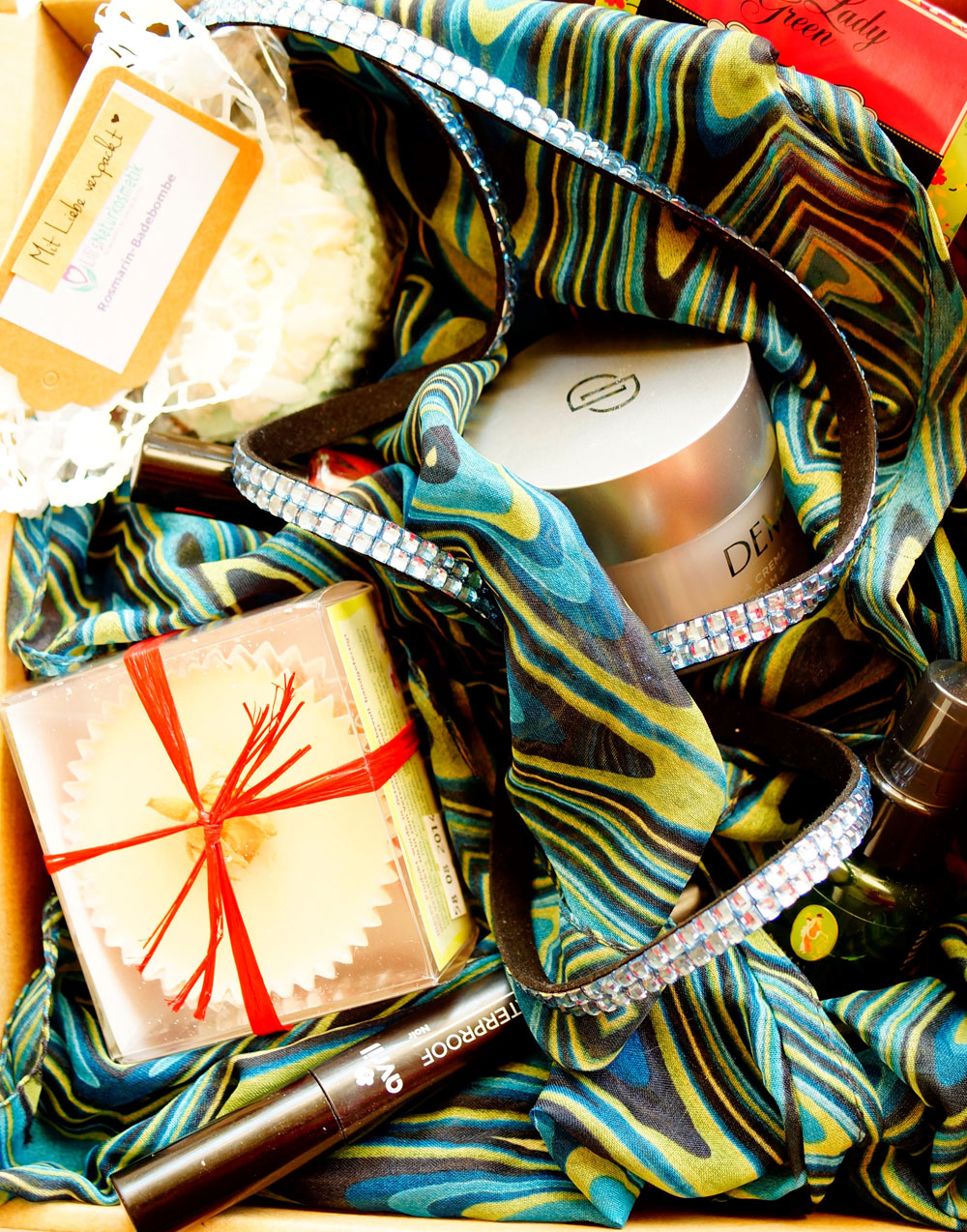 Auf sonrisa erfährst Du alles, was Du über die My Natural Beauty Box wissen musst - und wie Du eine gewinnen kannst.