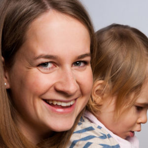 Jungunternehmerin Michaela Hagemann spricht mit sonrisa daüber, wie sie von der Ärtzin zur Gründerin der Kinderkosmetik-Firma 