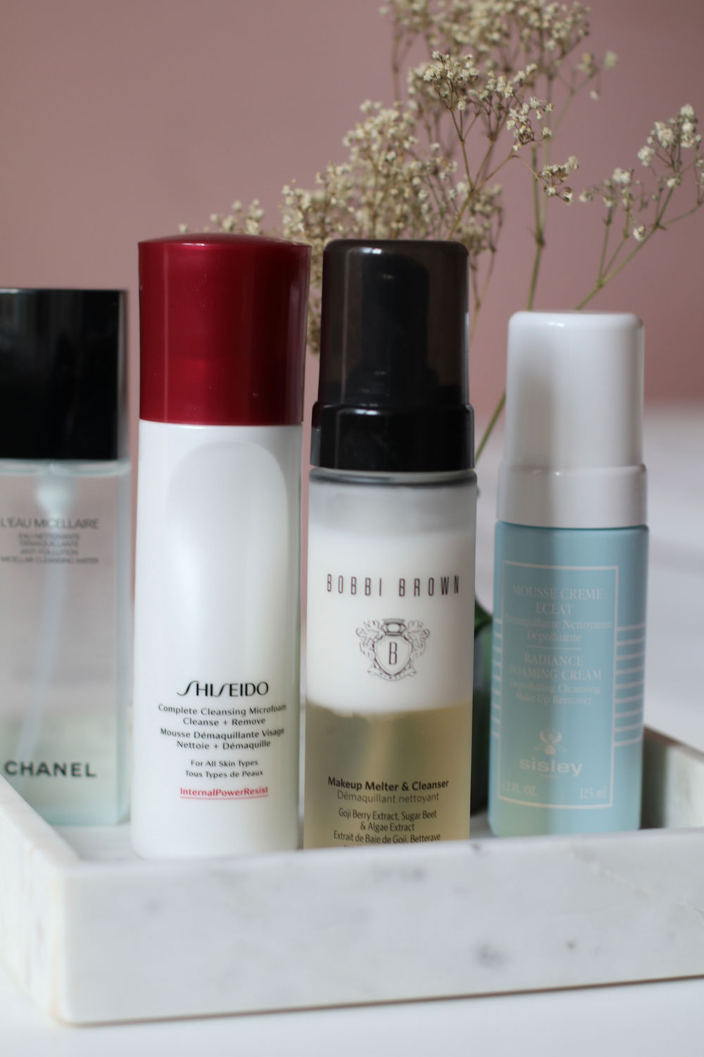 Ein Upgrade für die Gesichtsreinigung: sonrisa stellt luxuriöse Neuheiten von Chanel, Sisley, Shiseido und Bobbi Brown vor, welche die Reinigung zum Wellness-Ritual werden lassen.