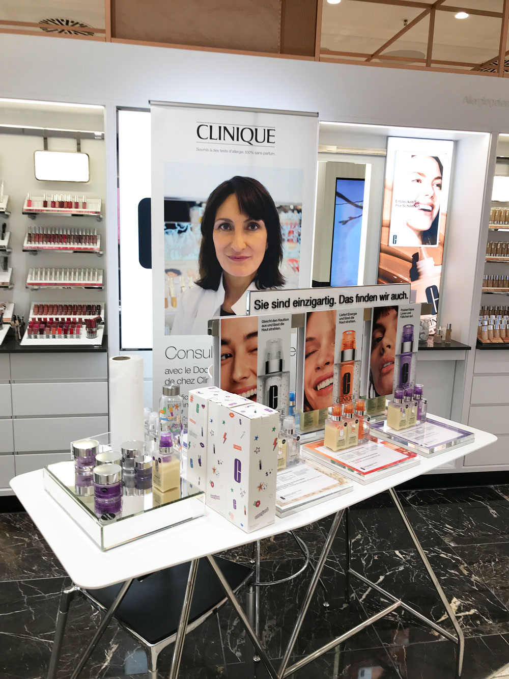 Hautexpertin Dr. Emmanuelle Moirand spricht im exklusiven Interview auf sonrisa unter anderem über die wichtigsten Tendenzen in der Kosmetikbranche, Pflege-Musthaves sowie ihre persönlichen Beauty-Tipps.