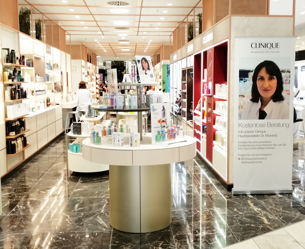Hautexpertin Dr. Emmanuelle Moirand spricht im exklusiven Interview auf sonrisa unter anderem über die wichtigsten Tendenzen in der Kosmetikbranche, Pflege-Musthaves sowie ihre persönlichen Beauty-Tipps.