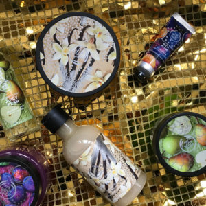 Mit der Seasonal-Kollektion von The Body Shop steigt sonrisa ein in die Weihnachtssaison 2019.