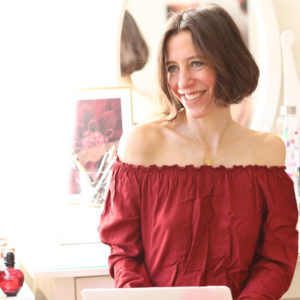 Achtung: Nur für Dich und nur auf sonrisa erfährst Du heute Nachmittag zwei exklusive Beauty-Nachrichten von Clinique!