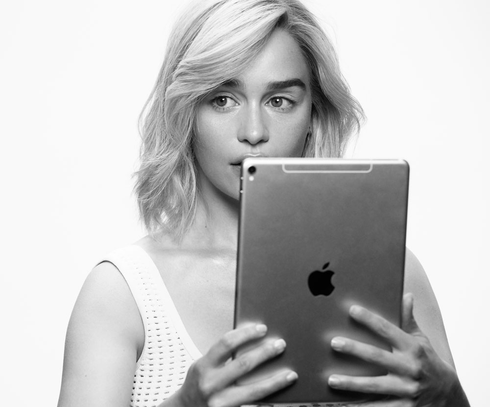 auf sonrisa hast Du es als erstes gelesen: Clinique ernennt Schauspielerin Emilia Clarke zur ersten Botschafterin in der Geschichte der Firma!