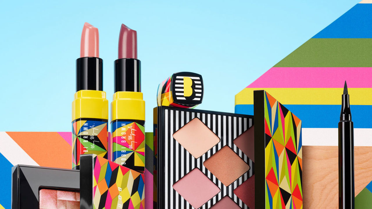 Auf sonrisa gibt es einen Sneak peek auf die limitierte Bobbi Brown x Morag Myerscough Kollektion sowie die wichtigsten Fakten zu dieser spannenden Künstlerin.