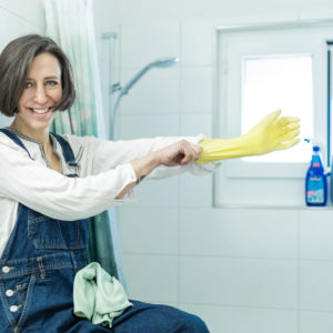 Damit die tägliche Reinigung der Haut und alle anderen Beauty-Rituale in einer wirklich sauberen Umgebung stattfinden, gibt es auf sonrisa die besten Tipps für den Frühlingsputz im Bad.