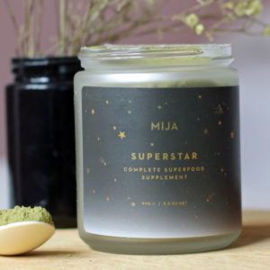 MIJA Superstar-Begründerin Sarah erklärt im exklusiven Interview auf sonrisa, was die Inspiration für ihre Vollspektrum-Nahrungsergänzungsmittel war und warum wir alle davon profitieren können.